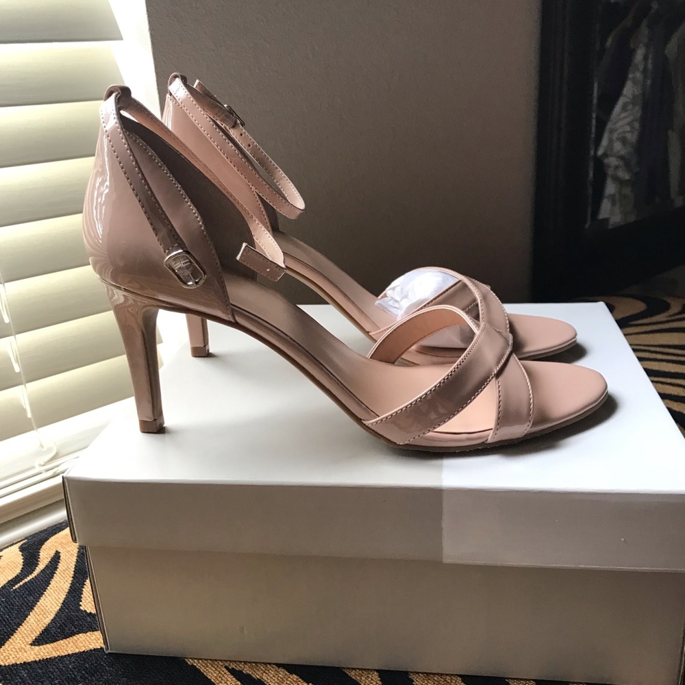 Heels - Picture 2 of 3